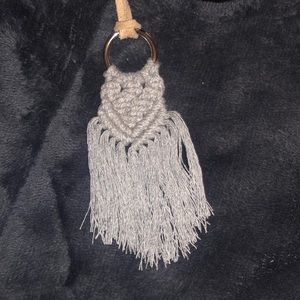 Handmade macrame necklace in grey.